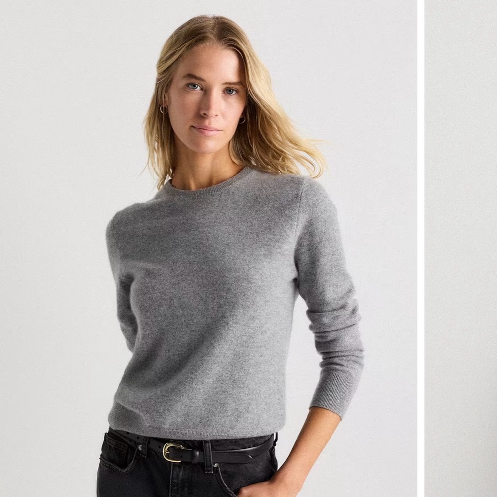 Quince Mongolian Cashmere Crew Sweater size M